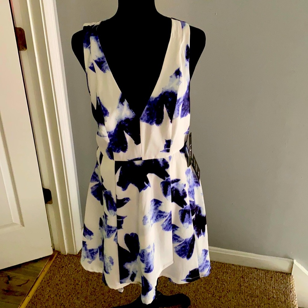 Lulus halter dress - New with tags